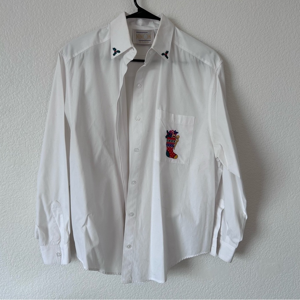VTG 90s White Women’s Christmas Button Down Shirt Embroidered Pocket Collar